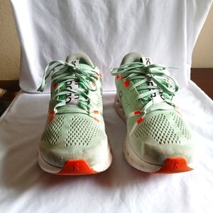 On Cloud Surfer Running Shoes Size 10.5